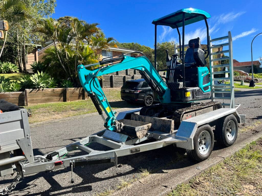 Top 20 Expert Tips You Should Consider Before Buying a Small Chinese Excavator (2025 Buyer’s Guide)